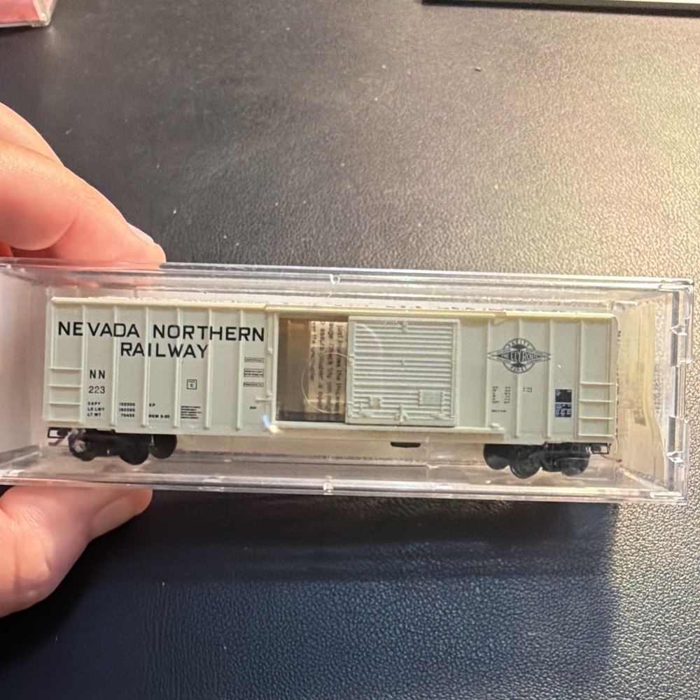 Micro-Trains Line N Scale 25510 50' Rib Side Single Door Boxcar Nevada Northern!